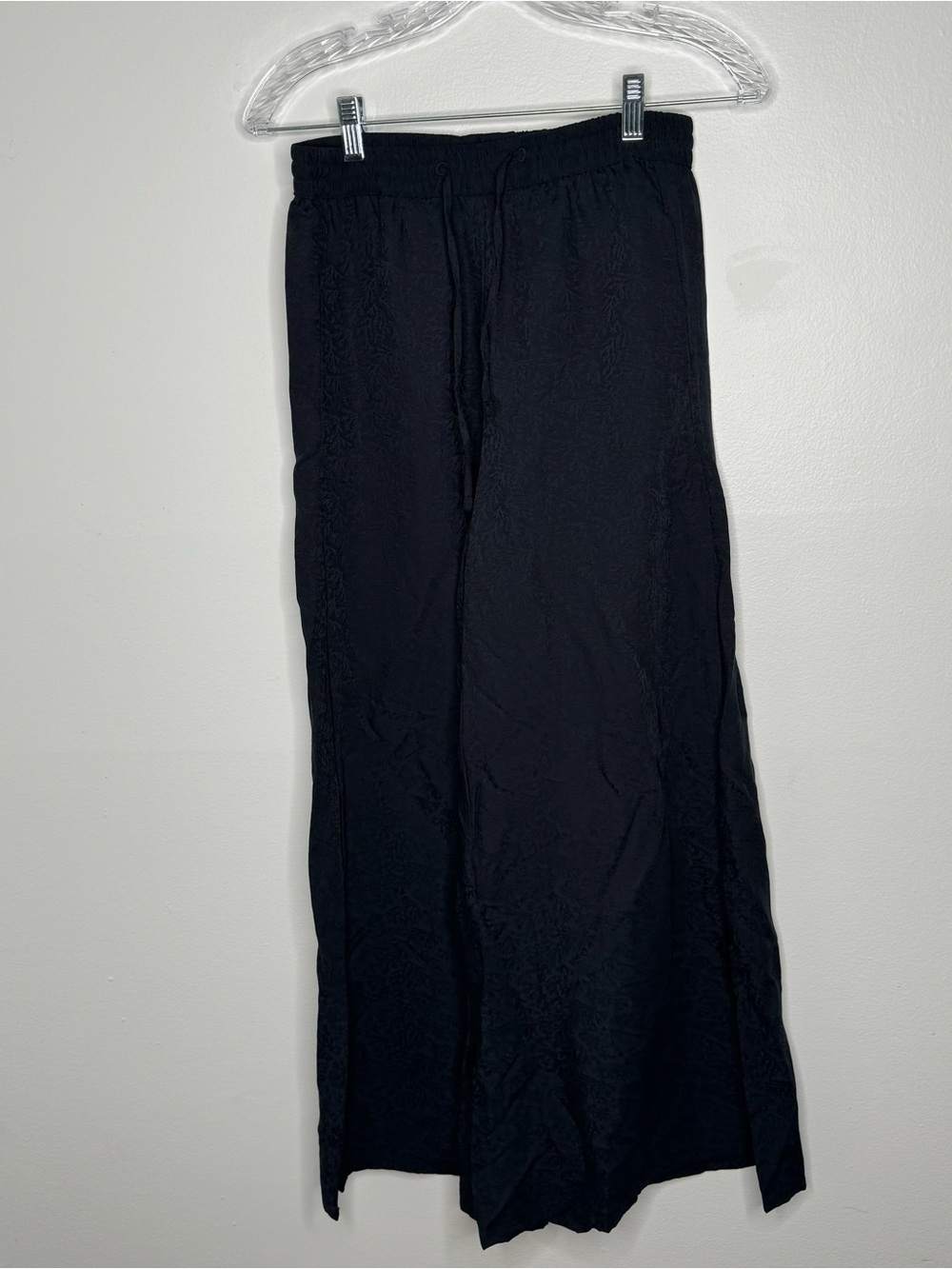 Onia Black Printed split leg pull on back pants xs